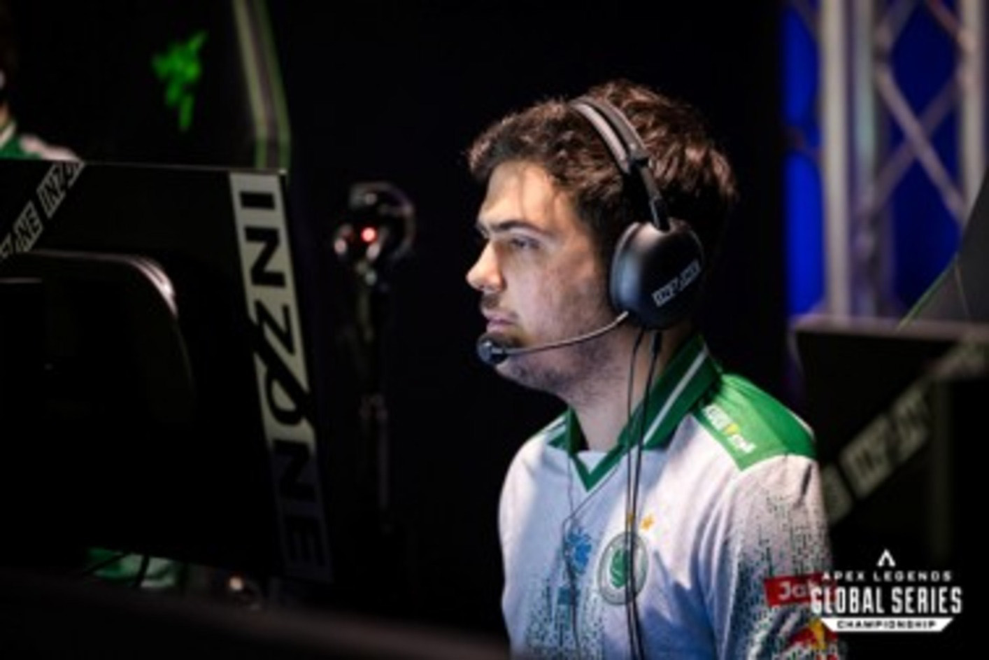 ImperialHal de Team Falcons avec le casque de jeu INZONE H9 II