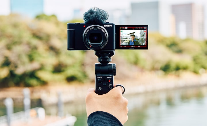 Sony's cameras for vlogging | Professional yet simple vlogs | Sony